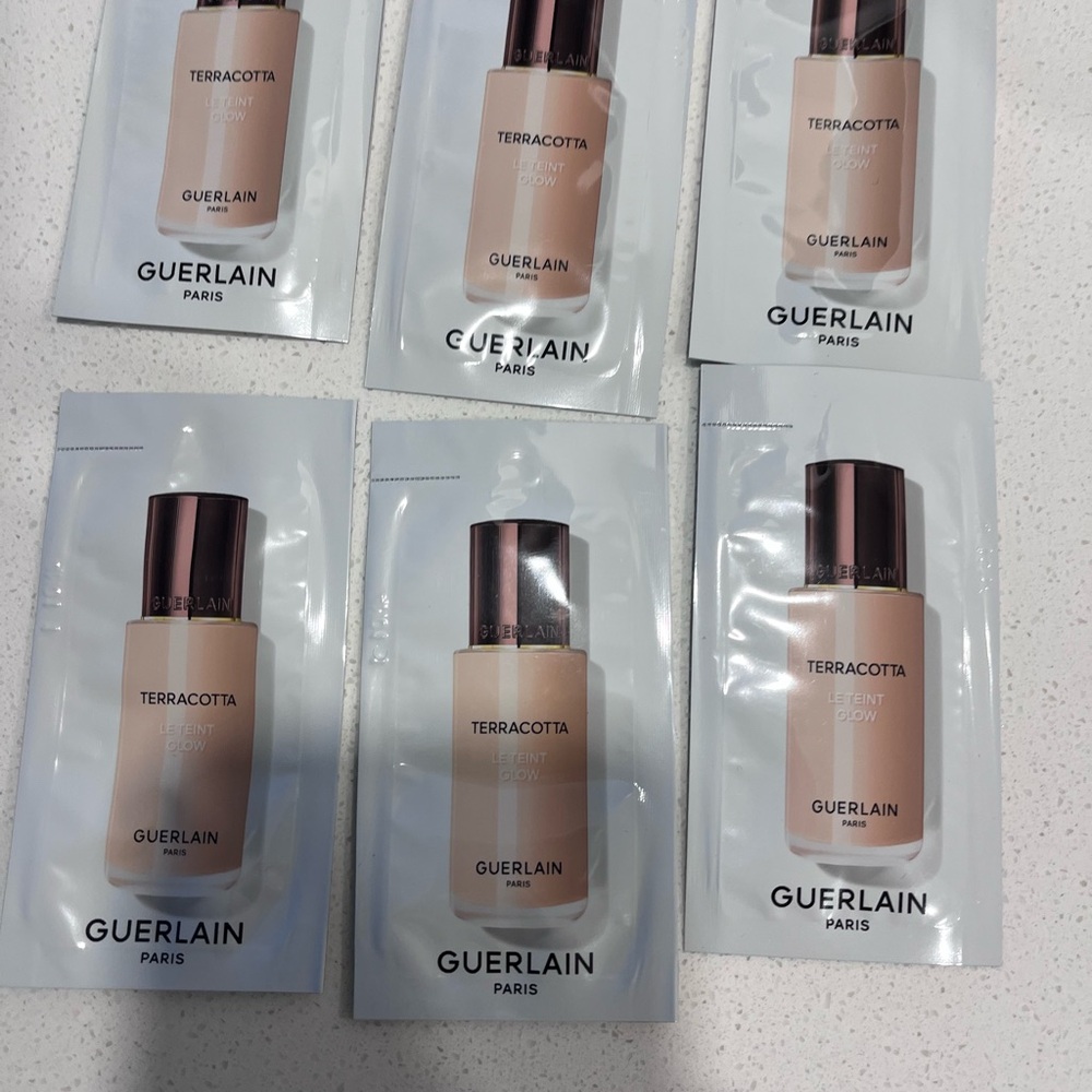 Guerlain | Cream Foundation Sleek samples
